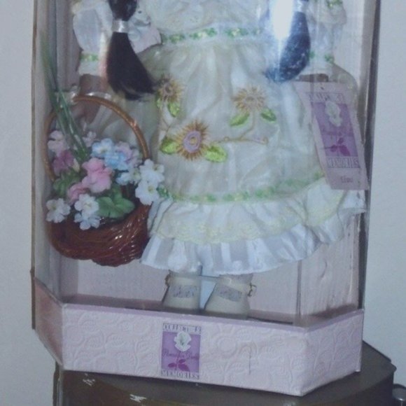 Vintage Rare Collectible Bisque Porcelain Limited Collectors Edition Doll - Picture 2 of 9